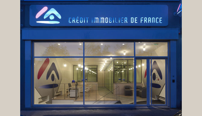 Réaménagement d'agences bancaires (démolition, maçonnerie, plâtrerie, carrelage, cloisons vitrées)